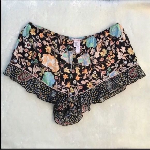 Victoria’s Secret Pajama Short - Picture 2 of 2